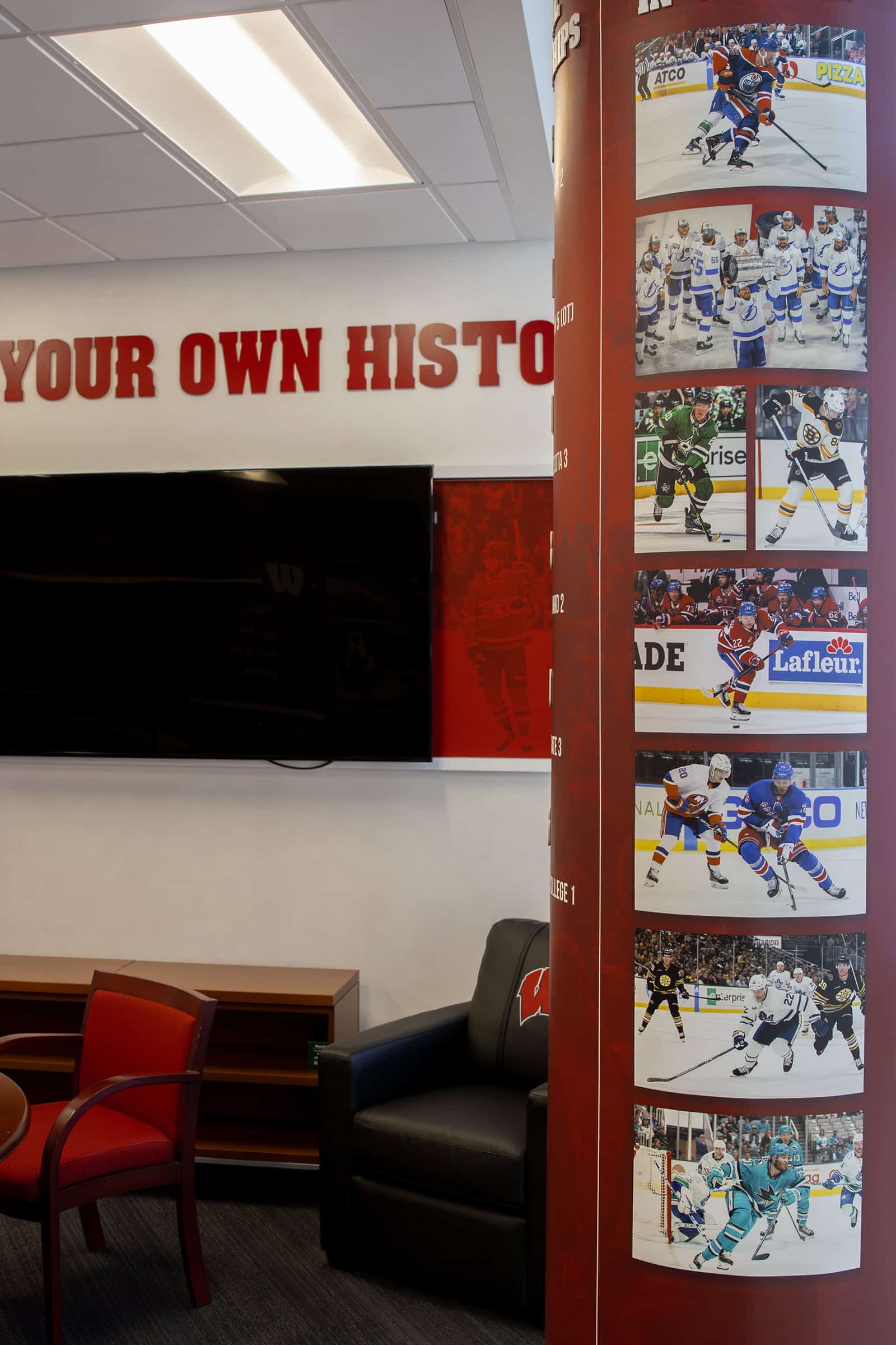 UW Hockey Custom Column Wallpaper Wrap