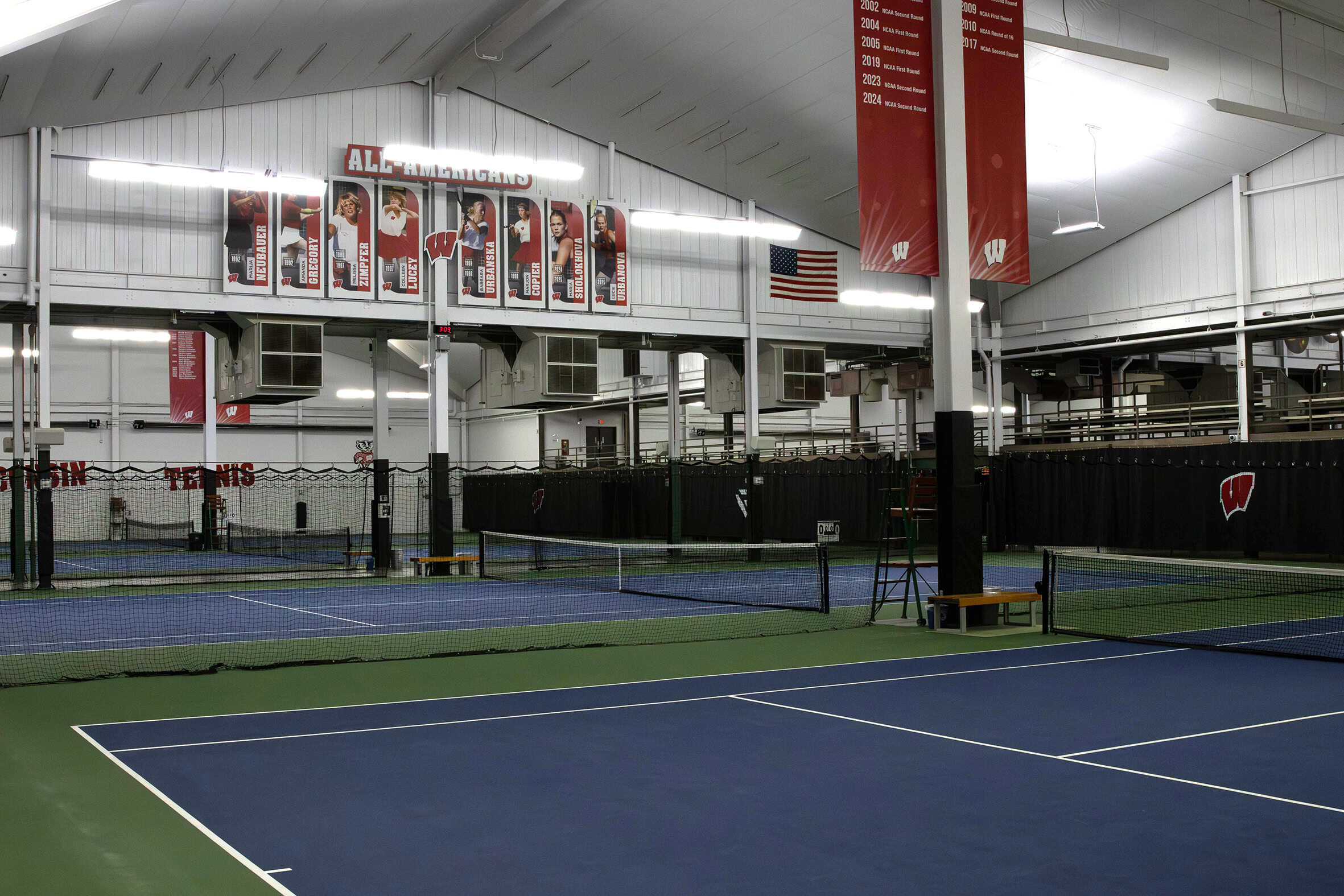 UW Nielsen Tennis Stadium